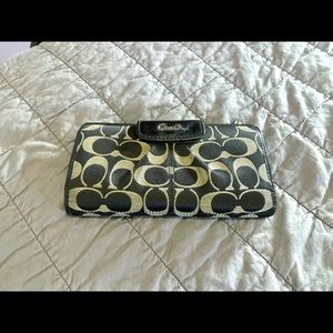 Coach ladies’ wallet